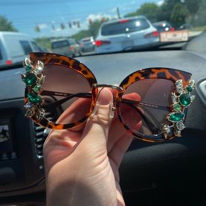Gorgeous Sun Glasses